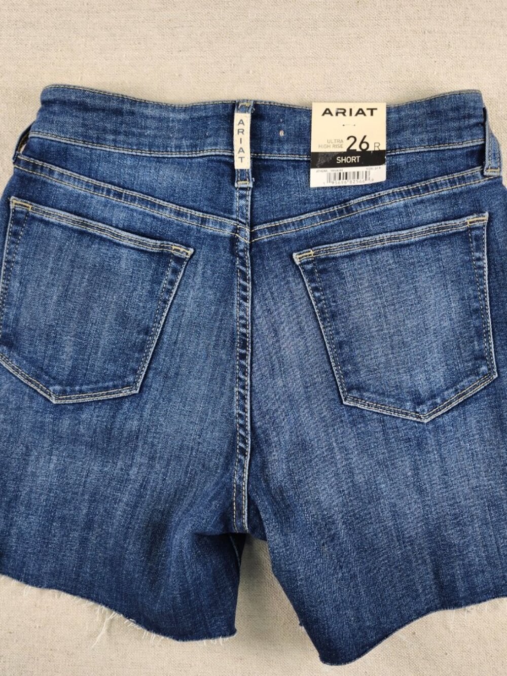 Ariat REAL Denim Athena Shorts 26R NWT - Picture 2 of 8